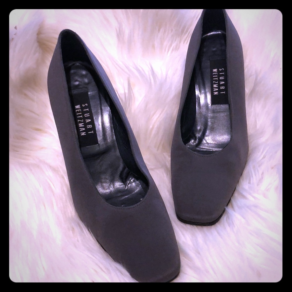 Stuart Weizman. Authentic. In Good Condition. - image 1